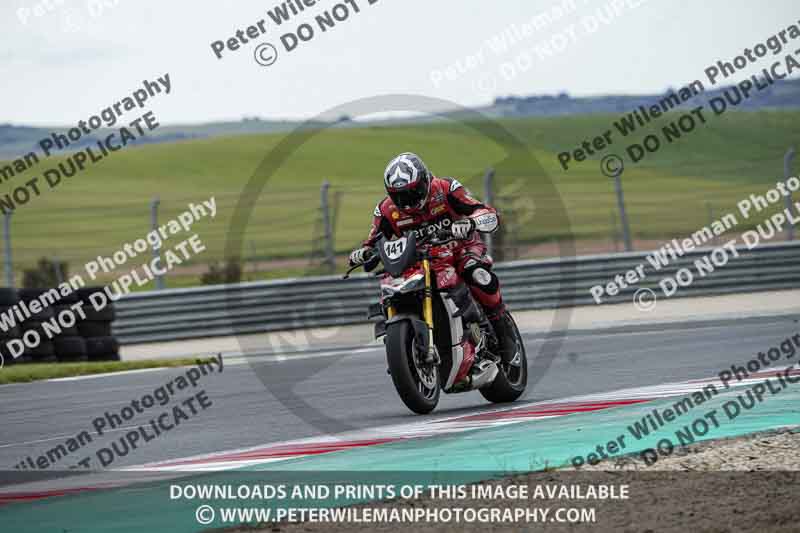 cadwell no limits trackday;cadwell park;cadwell park photographs;cadwell trackday photographs;enduro digital images;event digital images;eventdigitalimages;navarra;no limits trackdays;peter wileman photography;racing digital images;trackday digital images;trackday photos
